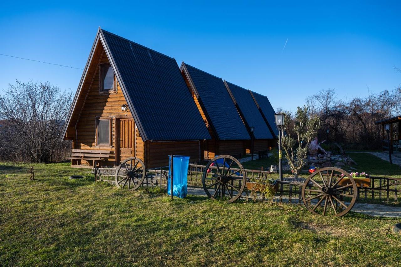 Lolini Bungalovi Novi Sad Exterior photo